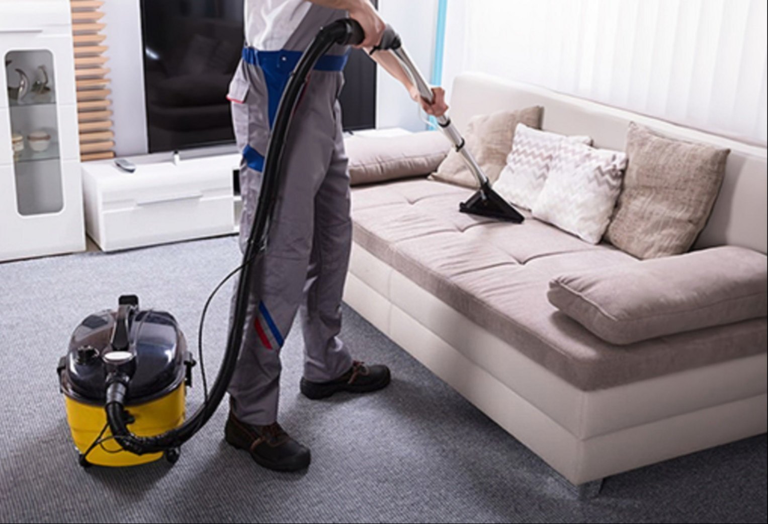 Professional sofa shampoo and steam cleaning service in Pune